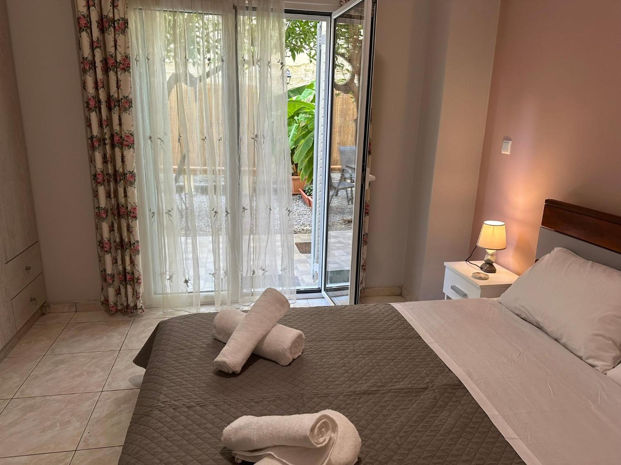 Apartamento Evterpi - With Loft And Garden In The Heart Of *